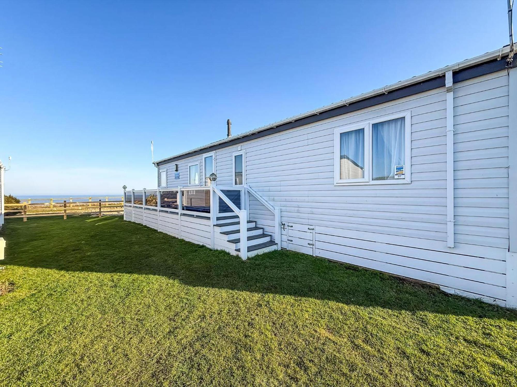 Stunning 6 Berth Lodge With Full Sea Views In Suffolk Ref 68007Cr Lowestoft Zewnętrze zdjęcie