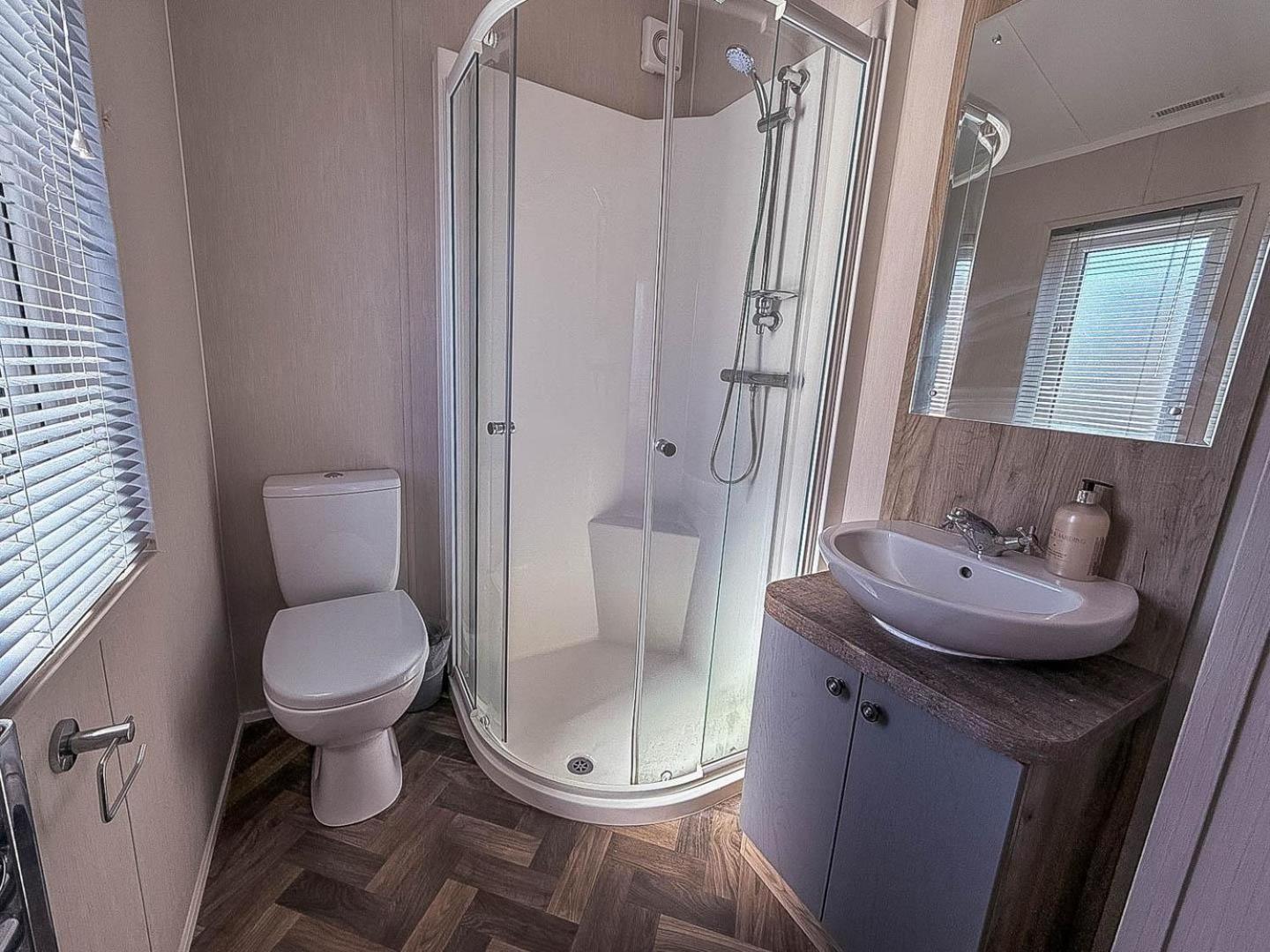 Stunning 6 Berth Lodge With Full Sea Views In Suffolk Ref 68007Cr Lowestoft Zewnętrze zdjęcie